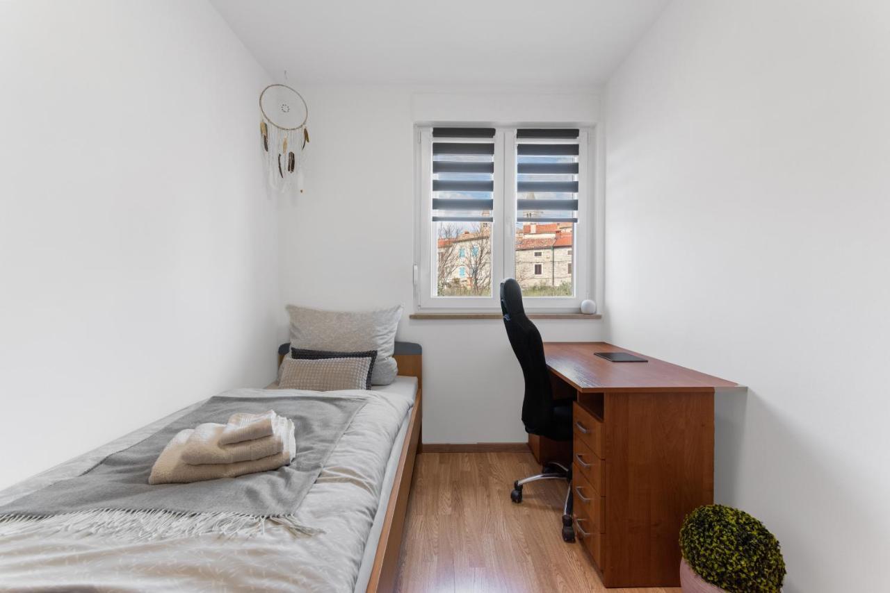 Apartment Mdm *